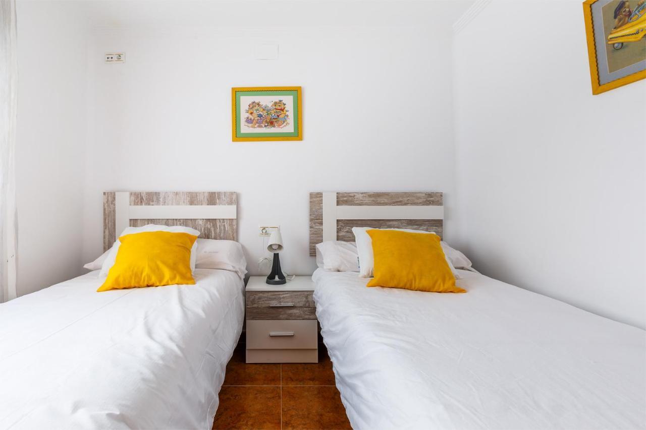 A&N Azucena Apartment Torre Del Mar Luaran gambar