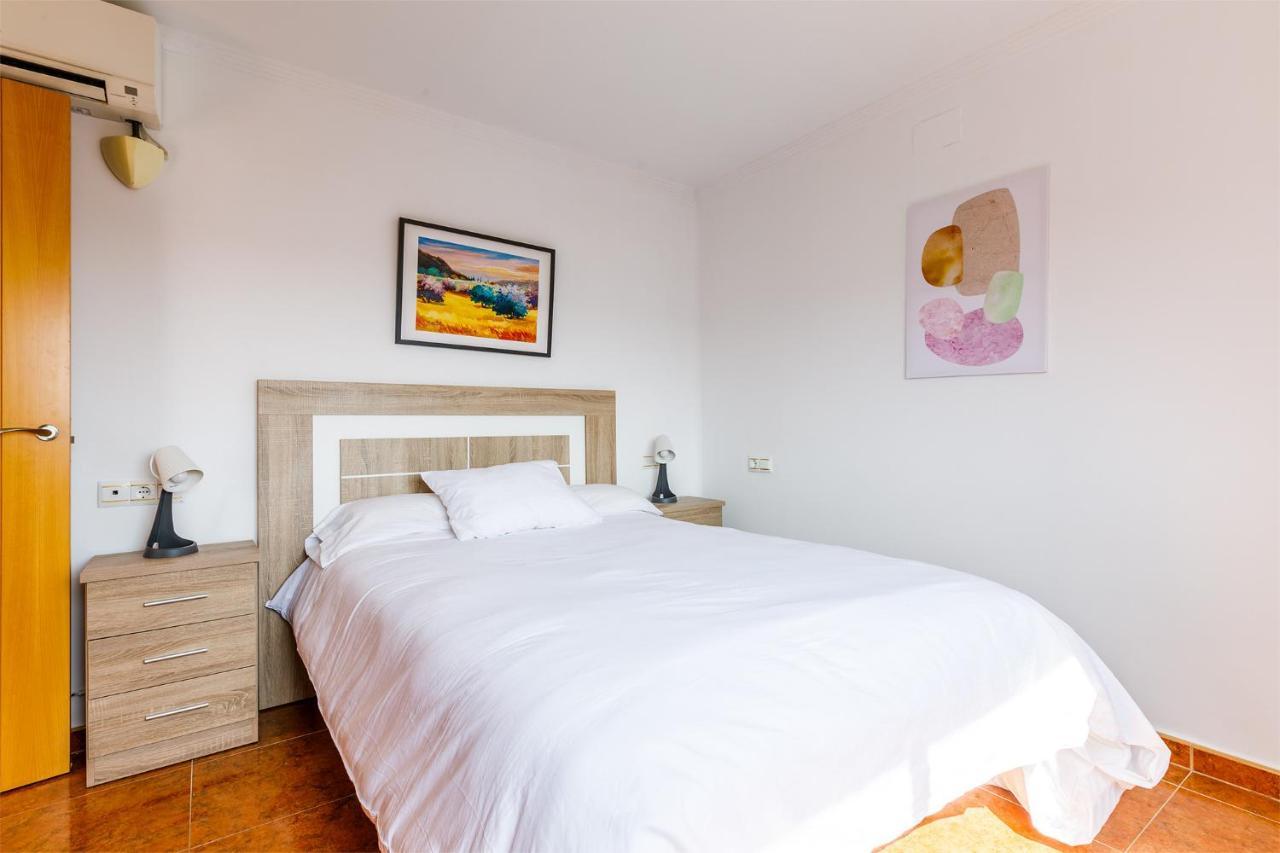 A&N Azucena Apartment Torre Del Mar Luaran gambar