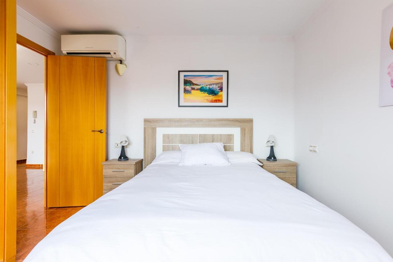 A&N Azucena Apartment Torre Del Mar Luaran gambar