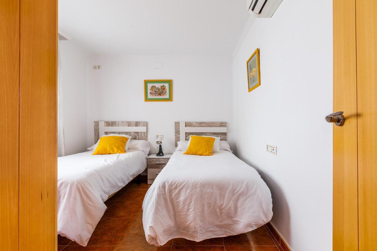 A&N Azucena Apartment Torre Del Mar Luaran gambar