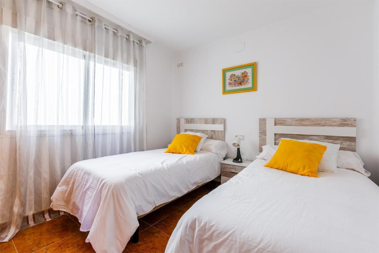 A&N Azucena Apartment Torre Del Mar Luaran gambar