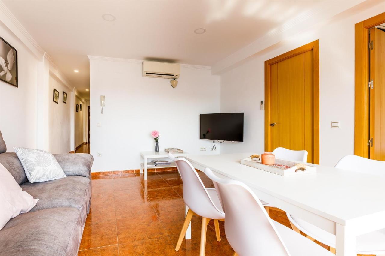 A&N Azucena Apartment Torre Del Mar Luaran gambar