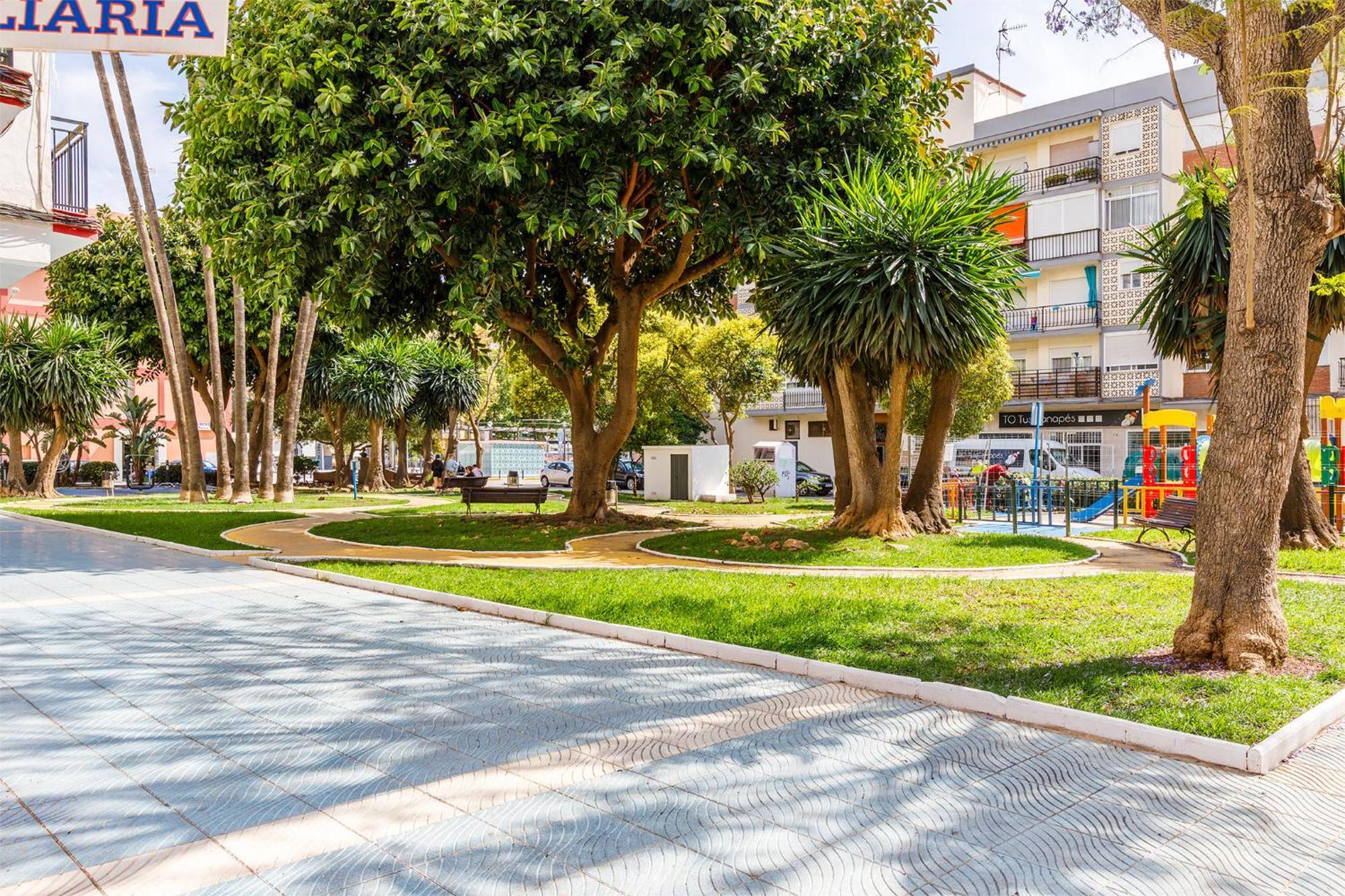 A&N Azucena Apartment Torre Del Mar Luaran gambar
